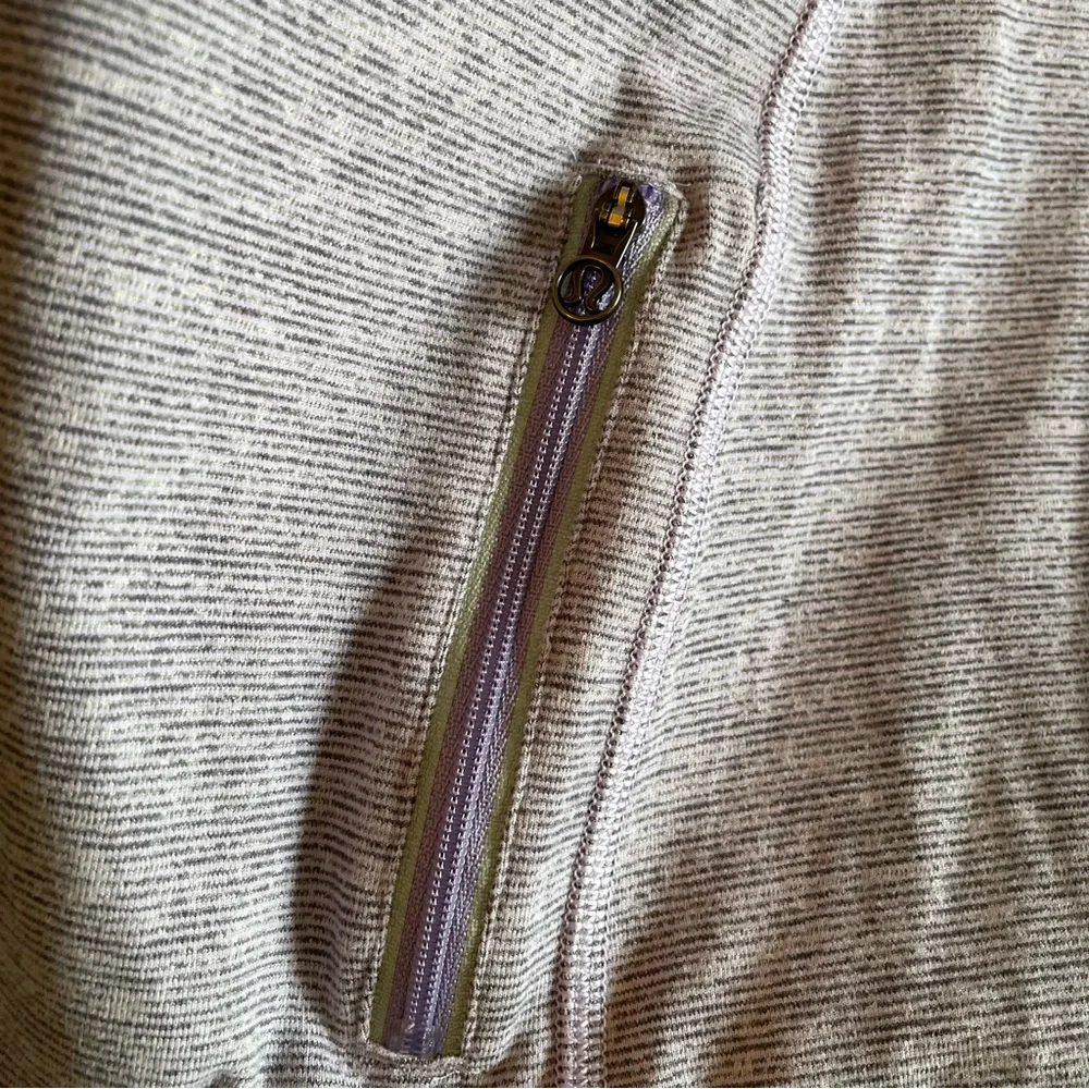 Lululemon Athletica Run Full Tilt Lilac Half zip Pullover - Picture 10 of 11